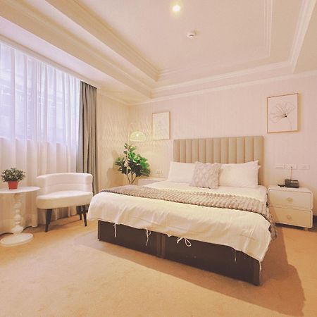 Meworld Hotel - Sanchong Taipei Dış mekan fotoğraf