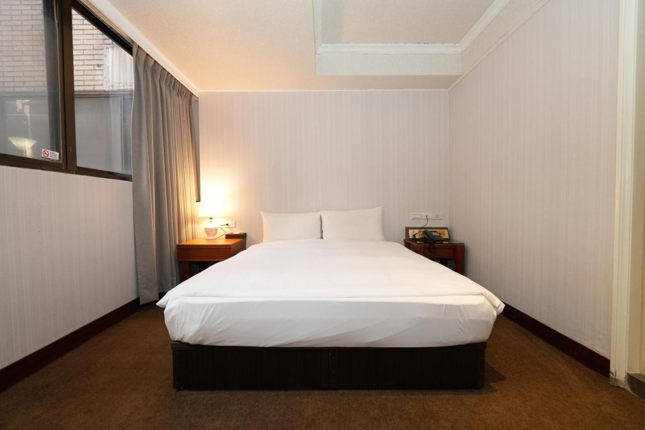 Meworld Hotel - Sanchong Taipei Dış mekan fotoğraf