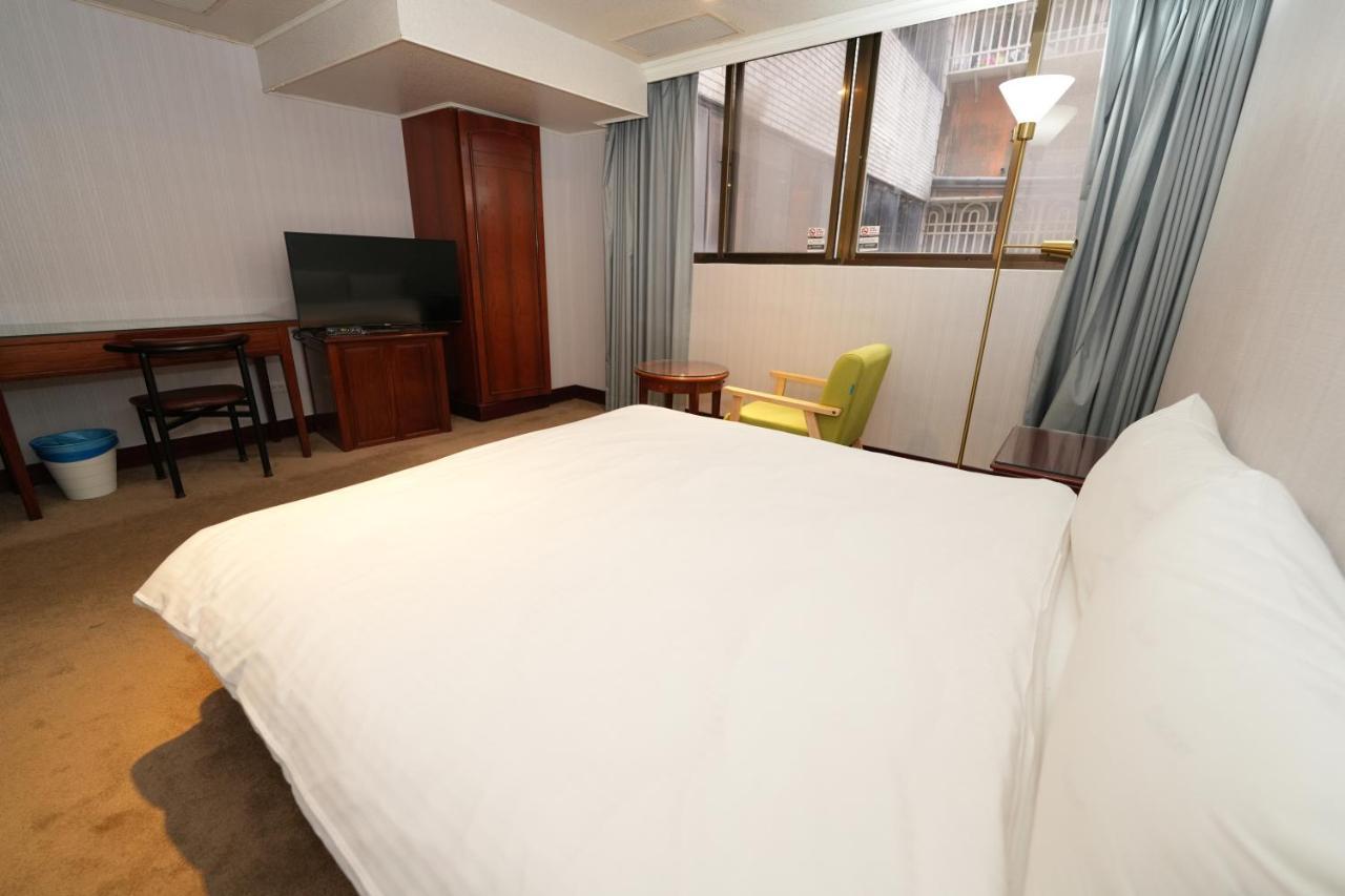 Meworld Hotel - Sanchong Taipei Dış mekan fotoğraf