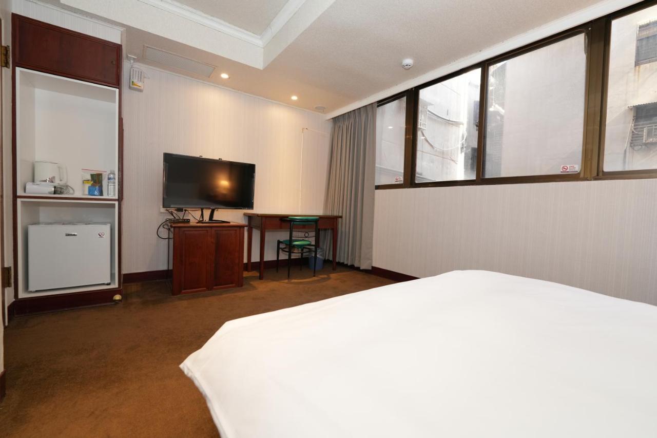 Meworld Hotel - Sanchong Taipei Dış mekan fotoğraf