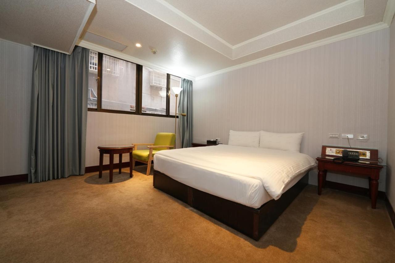 Meworld Hotel - Sanchong Taipei Dış mekan fotoğraf