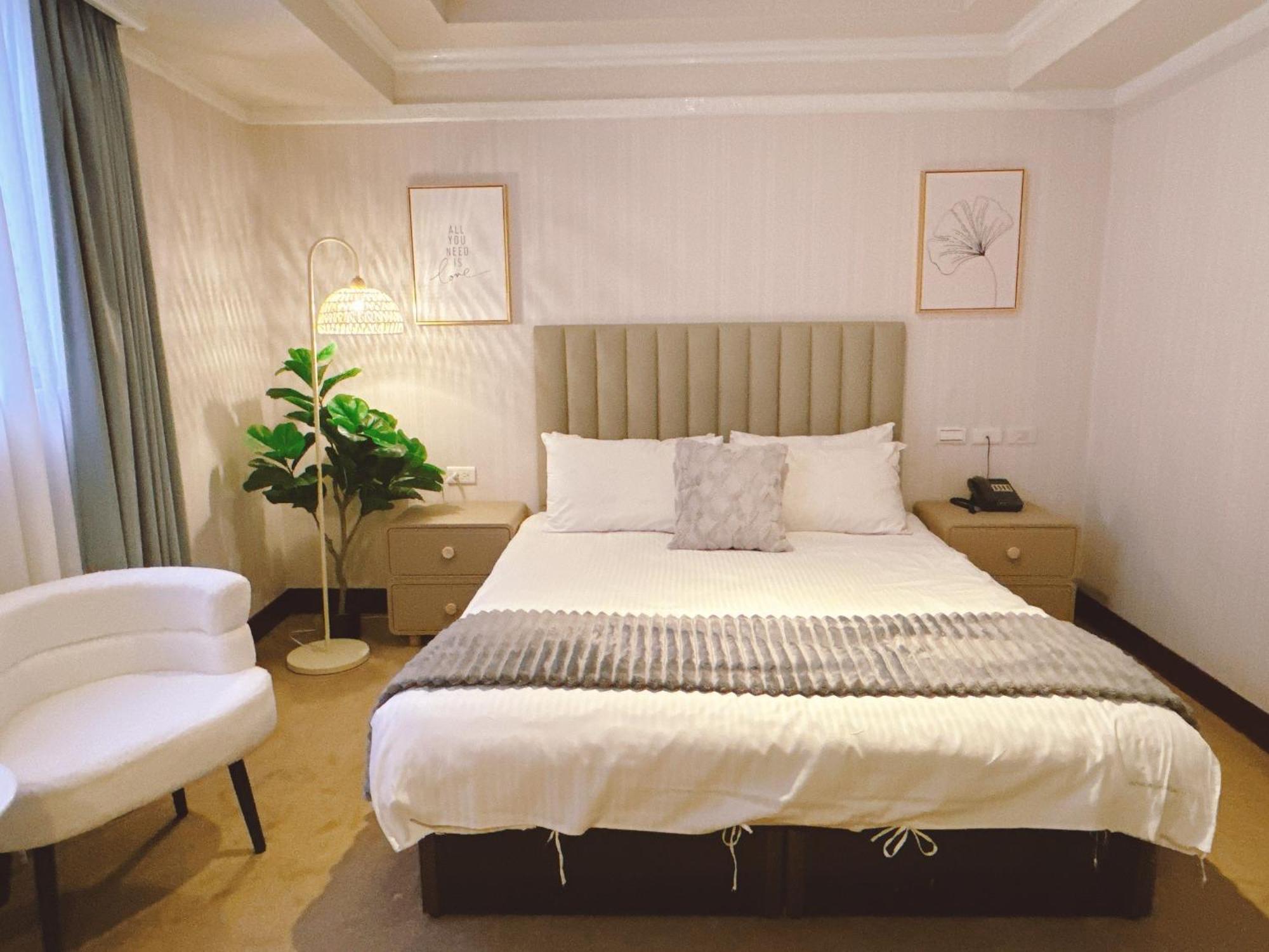 Meworld Hotel - Sanchong Taipei Dış mekan fotoğraf