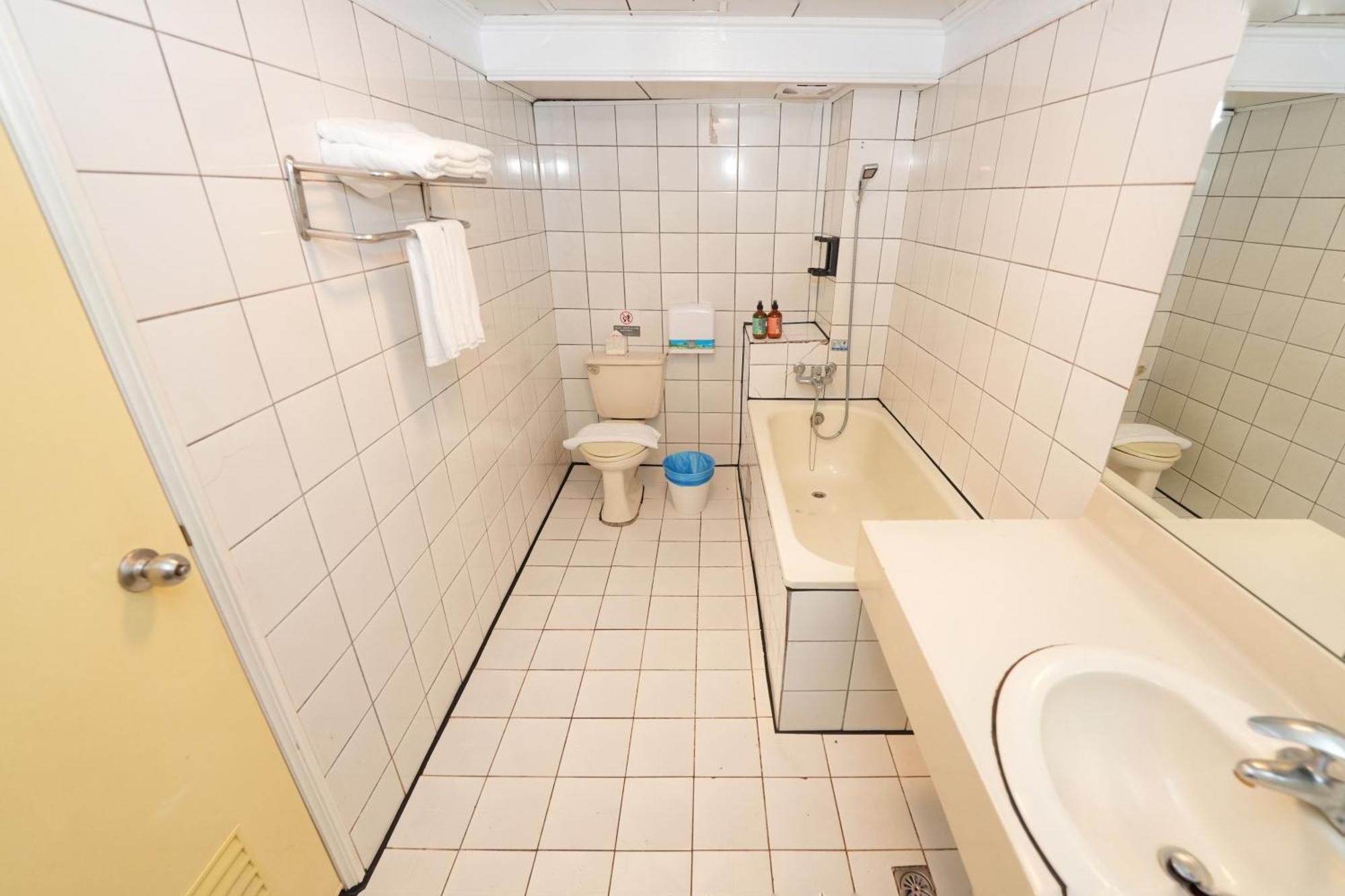 Meworld Hotel - Sanchong Taipei Dış mekan fotoğraf