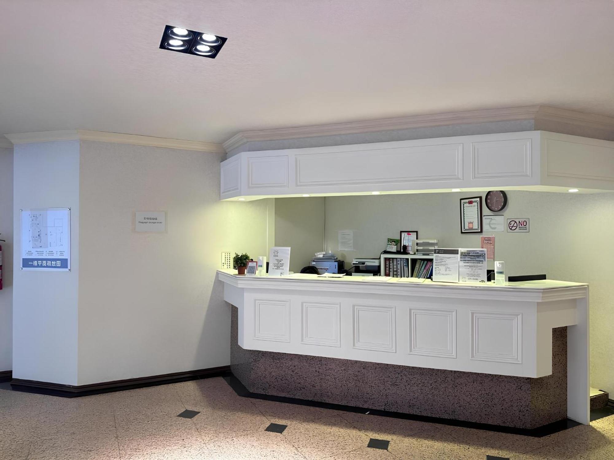 Meworld Hotel - Sanchong Taipei Dış mekan fotoğraf
